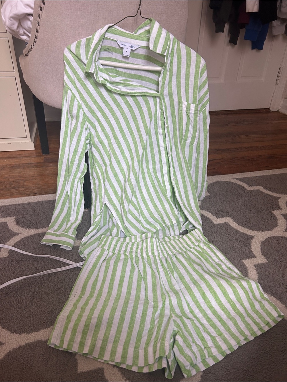 Old Navy Women’s Green Striped Button Down Long Sleeve Shirt with Shorts
